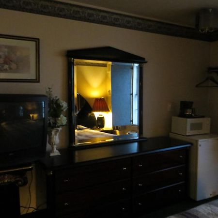 Hollywood Inn & Suites Gurnee Dış mekan fotoğraf