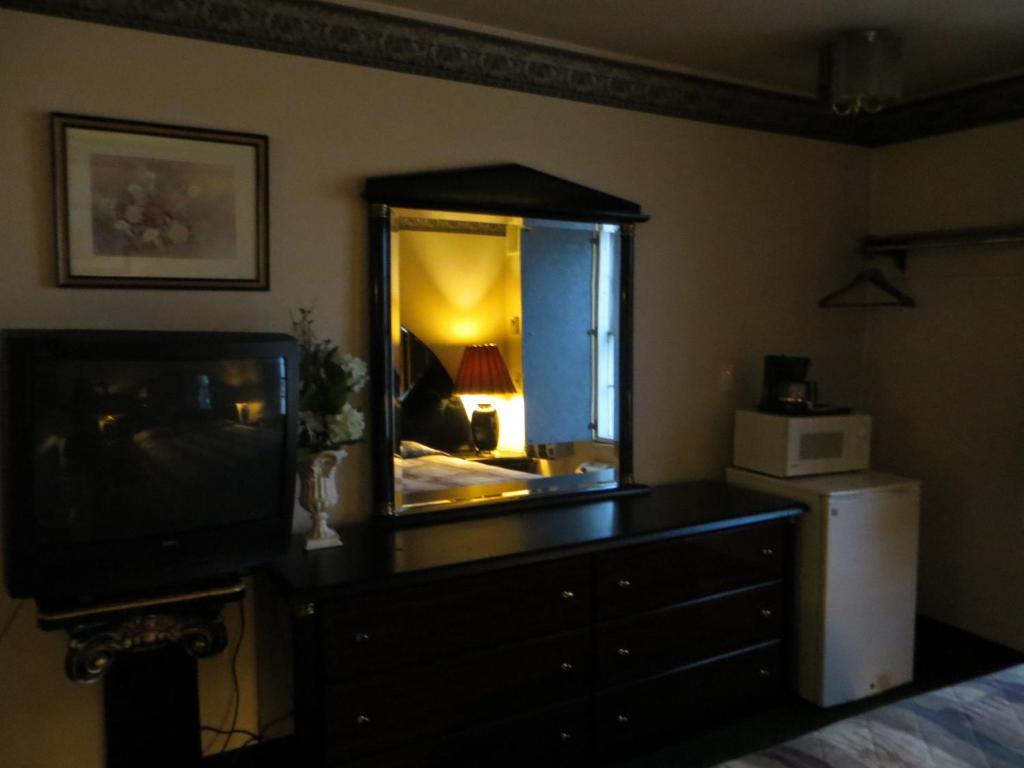 Hollywood Inn & Suites Gurnee Dış mekan fotoğraf