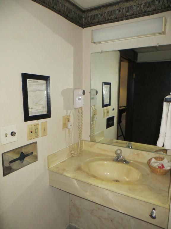 Hollywood Inn & Suites Gurnee Dış mekan fotoğraf